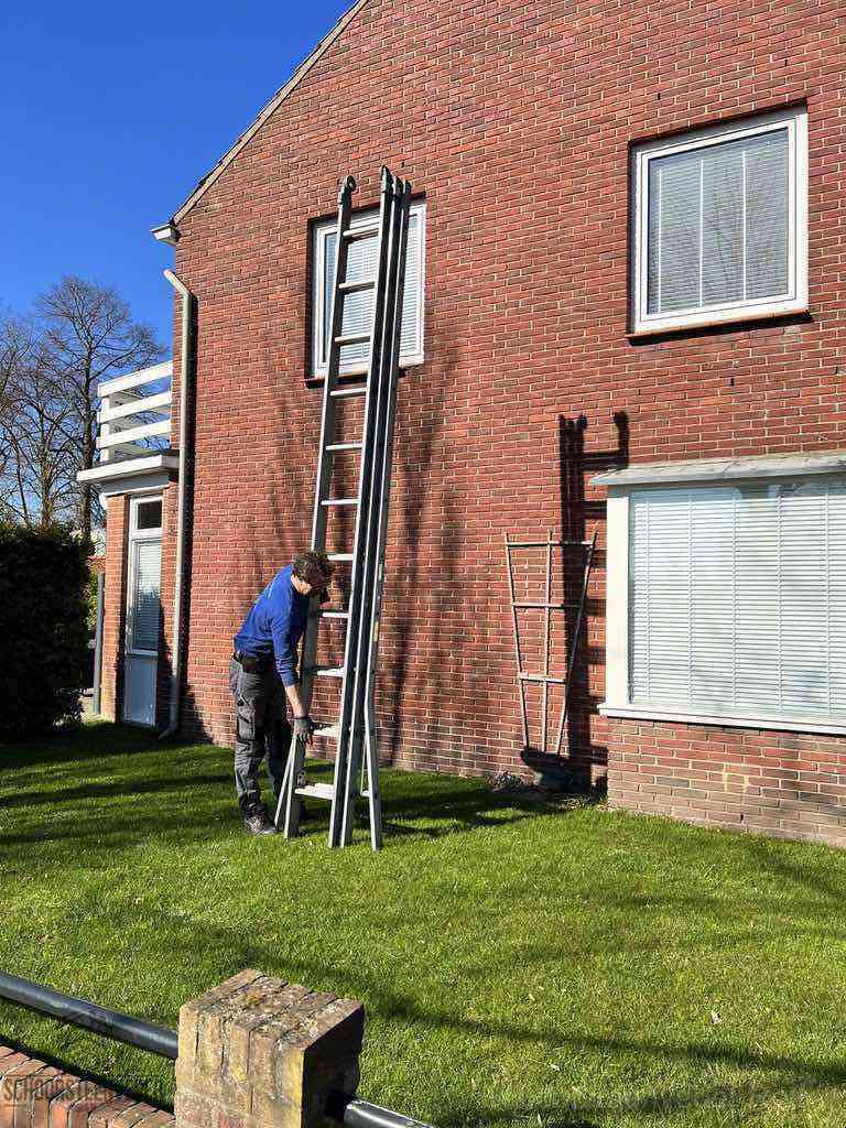Roden schoorsteenveger huis ladder